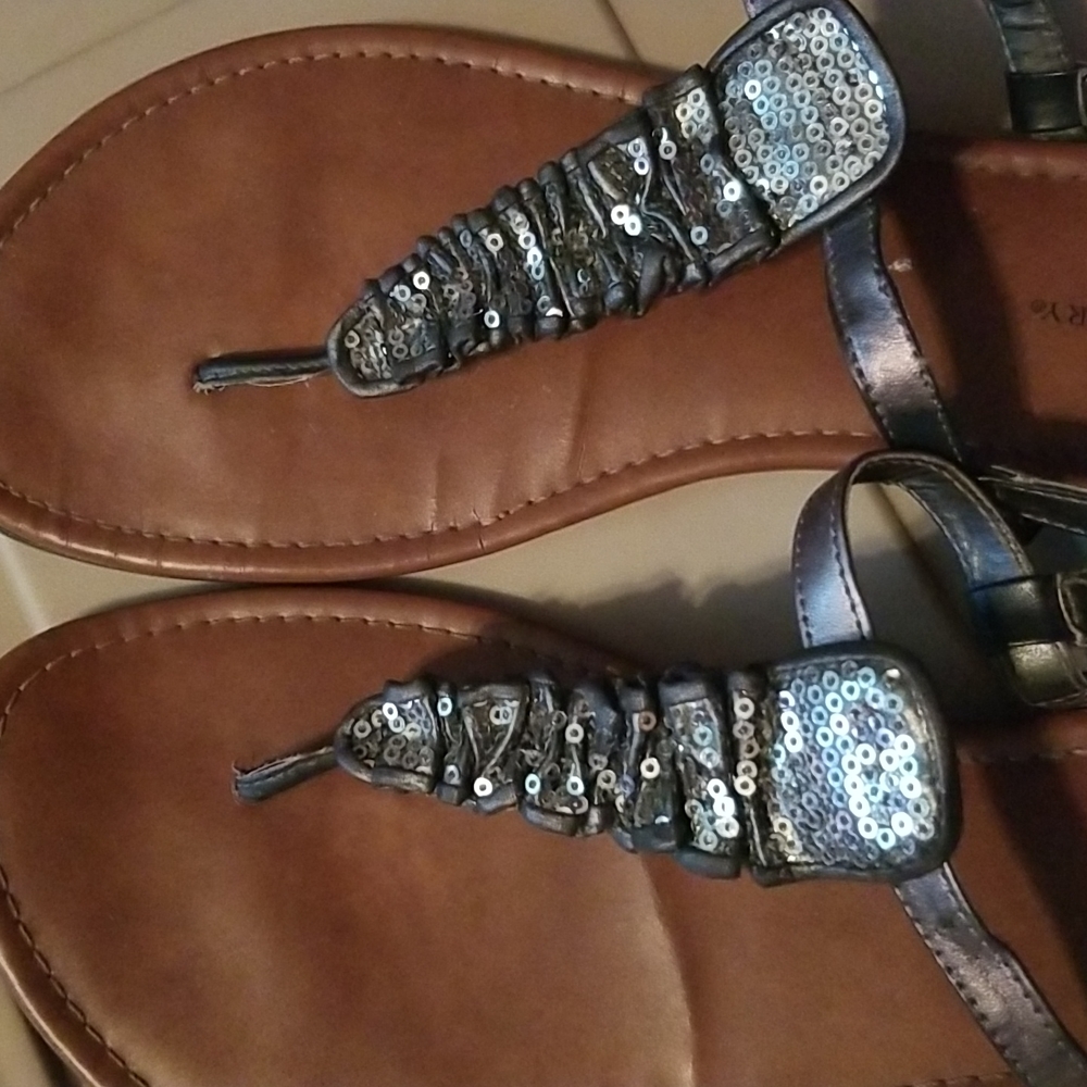Sandals - Picture 2 of 5